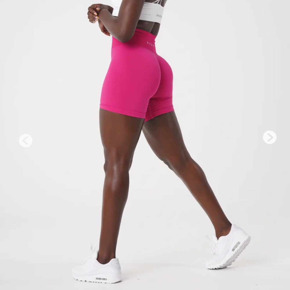 NVGTN solid seamless shorts